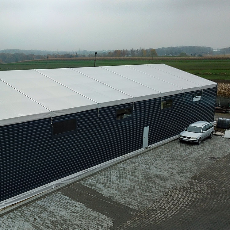 Mała hala magazynowa ocieplana