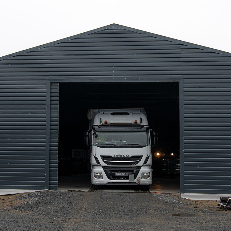 Hala garażowa do przechowywania maszyn